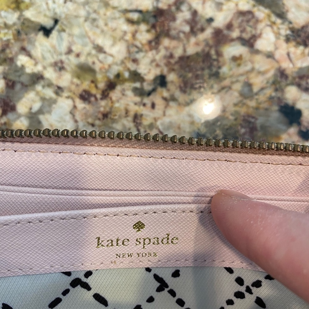 Kate Spade New York wallet in light pink - Picture 5 of 13